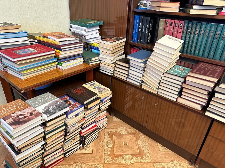 Книги, канцтовары и продукты: из Нижнекамска в Лисичанск и Рубежное отправили гуманитарный груз Книги, канцтовары и продукты: из Нижнекамска в Лисичанск и Рубежное отправили гуманитарный груз